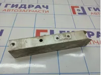 Кронштейн переднего бампера правый BMW 7-Series (F02) 51117273400.
