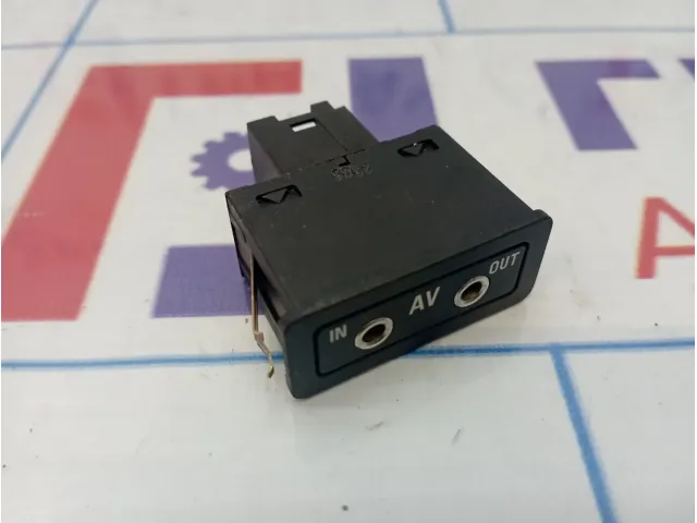 Разъем AUX BMW X5 (E53) 61318368346