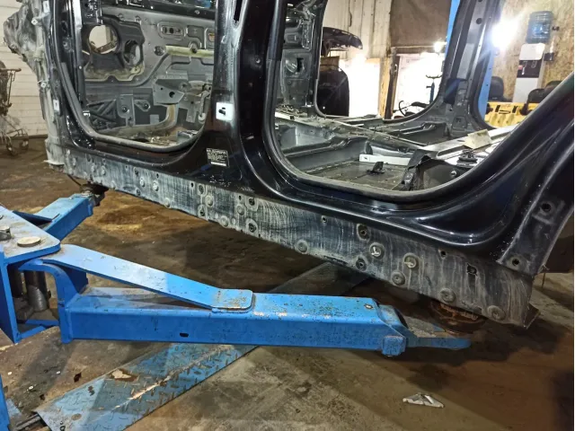 Порог со стойкой левый BMW X5 (E70)