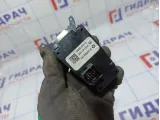 Кнопка фиксатора стояночного тормоза BMW X5 (E70) 61319148508