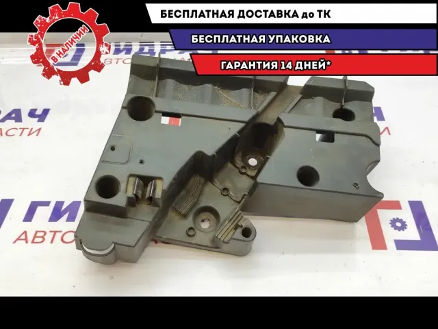 Кронштейн пола багажника левый BMW X5 51478402111.