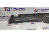 Защита антигравийная левая BMW X5 51718402437. Дефект.