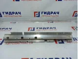 Кронштейн направляющей шторки багажника правый BMW X5 (E53) 51478408766.