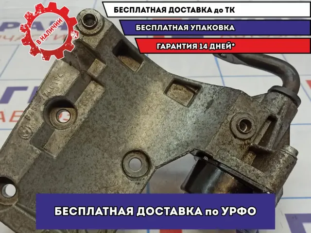 Кронштейн кондиционера BMW X5 (E53) 64557786194.