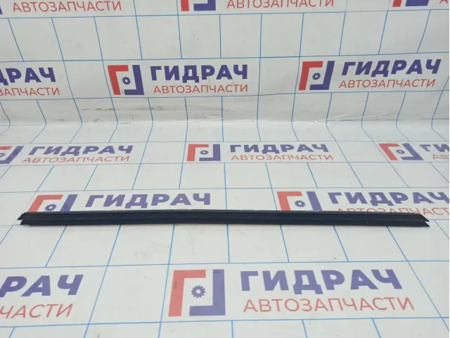 Уплотнитель стекла двери передней правой BMW X6 (E71) 51337179428. Внутренний.
