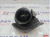 Моторчик отопителя BMW X6 (E71) 64116971108. Дефект корпуса.