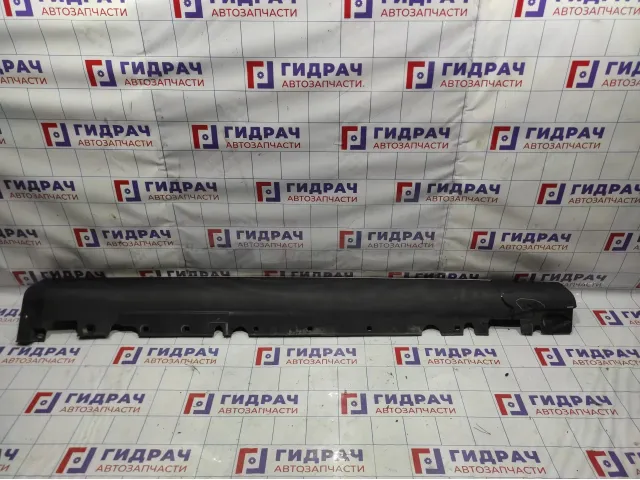 Подножка правая BMW X6 (E71) 51777184420. Дефект.