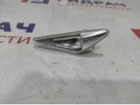 Повторитель на крыло правый белый BMW X6 (E71) 63137171008.