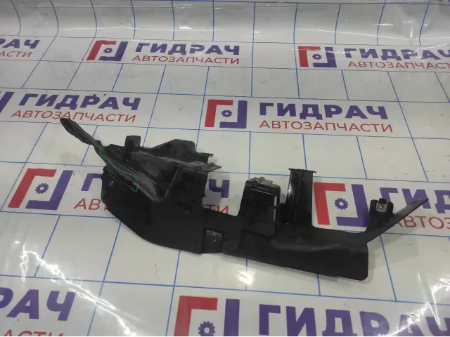 Пыльник BMW X6 (E71) 51757160240. Кожух рулевого механизма правый, дефект.