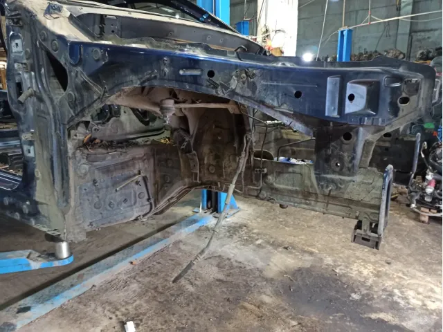 Лонжерон передний правый BMW X6 (E71) .
