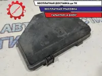 Крышка блока предохранителей Cadillac SRX.