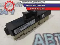 Кнопка стеклоподъемника переднего правого Cadillac SRX 15297032.