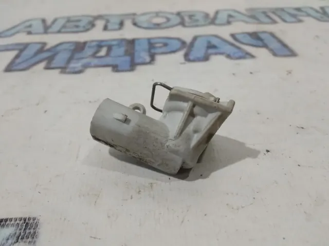 Разъем на стойку Cadillac SRX.