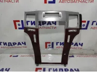 Накладка декоративная в торпедо центральная Cadillac Escalade III 25878602. Царапины.