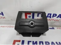 Накладка центральной консоли задняя Cadillac Escalade III 15833952. Царапины.