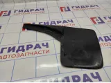 Брызговик передний правый Cadillac Escalade III 19165848. Дефект.
