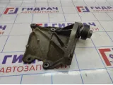 Кронштейн компрессора кондиционера Cadillac Escalade III 12554026.