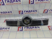 Накладка двери багажника Cadillac Escalade III 15915685. Дефекы хрома. С камерой и плафонами подсветки номера.