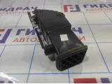 Дефлектор воздушный на торпедо Cadillac Escalade III 15192260. Центральный левый.