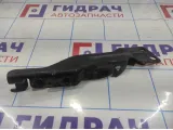Кронштейн правой петли капота Cadillac Escalade III 15951192.