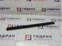Уплотнитель стекла двери передней правой внутренний Cadillac Escalade III 22832142.