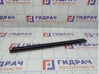Уплотнитель стекла двери задней левой внутренний Cadillac Escalade III 22832145.