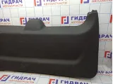 Обшивка двери багажника Cadillac Escalade III 25852157. Потертости.