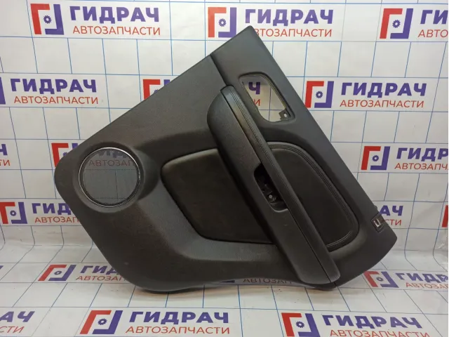 Обшивка двери задней правой Cadillac Escalade III 25780020. Трещина.