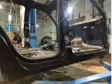 Порог со стойкой правый Cadillac Escalade III .