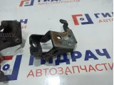 Петли двери передней левой Cadillac Escalade III .