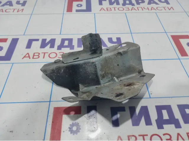 Кронштейн переднего крыла левый Cadillac SRX