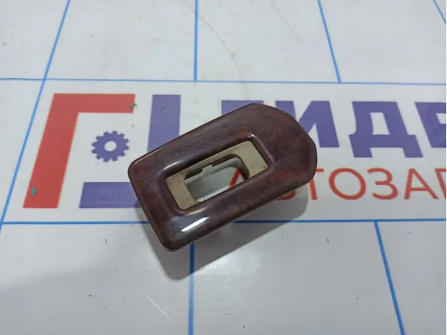 Накладка кнопки стеклоподъемника задней левой Cadillac SRX