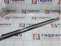 Накладка стекла переднего левого Cadillac SRX 25804696