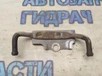 Кронштейн глушителя Toyota Camry V40 1750831050 Отличное состояние