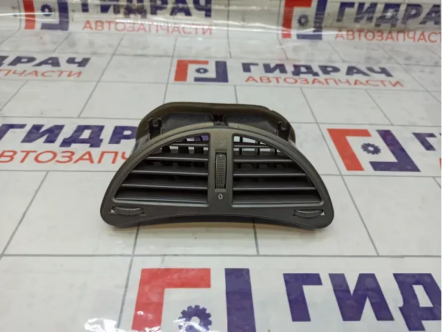 Дефлектор воздушный центральный Chery IndiS S185305110BA
