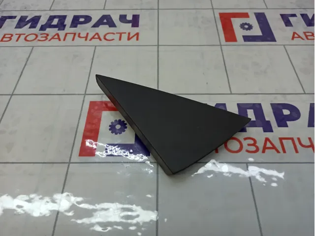 Накладка двери передней правой Chery IndiS S185401012