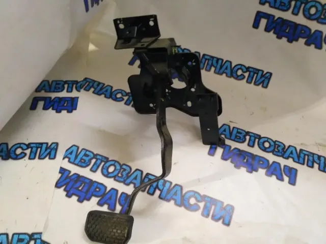 Педаль тормоза акпп Chery indiS