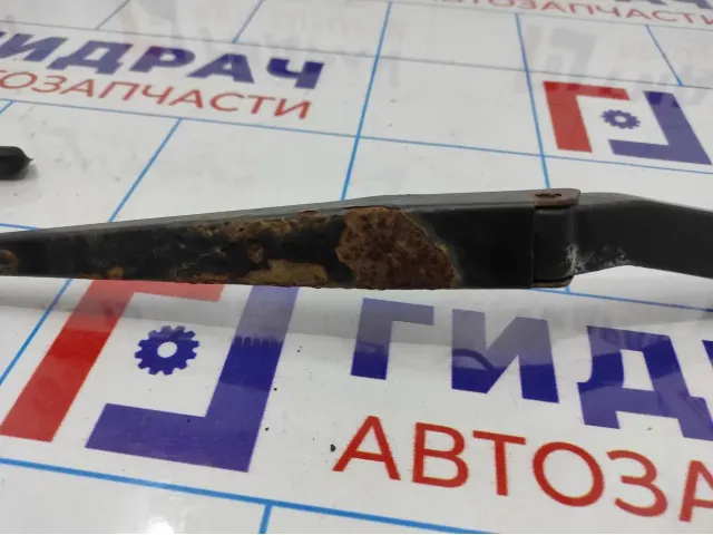 Поводок стеклоочистителя передний правый Chery indiS S185205141. Дефект. Ржавчина.