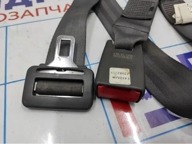 Ремень безопасности Chery indiS S188212230. Задний центральный.