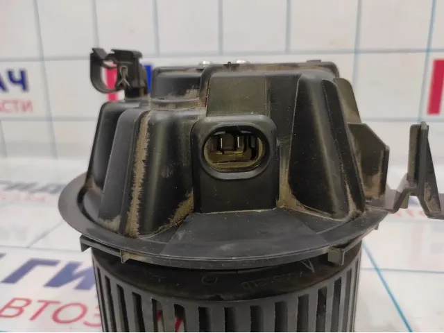 Моторчик отопителя Chery indiS S188107110AB.