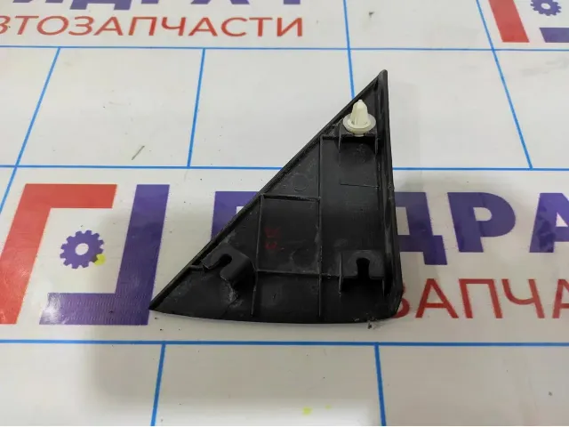 Накладка двери передней правой Chery indiS S185401012.