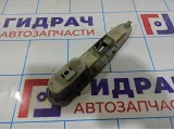 Накладка блока управления стеклоподъемниками Chery indiS S18C374605. Передняя правая.