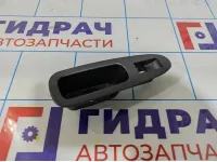Накладка стеклоподъемника Chery indiS S18C3746070. Задняя левая.