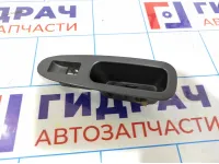 Накладка стеклоподъемника Chery indiS S18C3746071. Задняя правая.