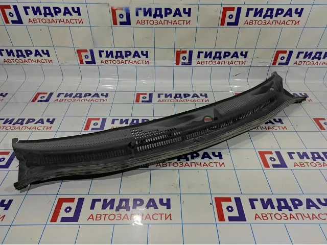 Решетка стеклооч. (планка под лобовое стекло) Chery indiS S185300400DY.