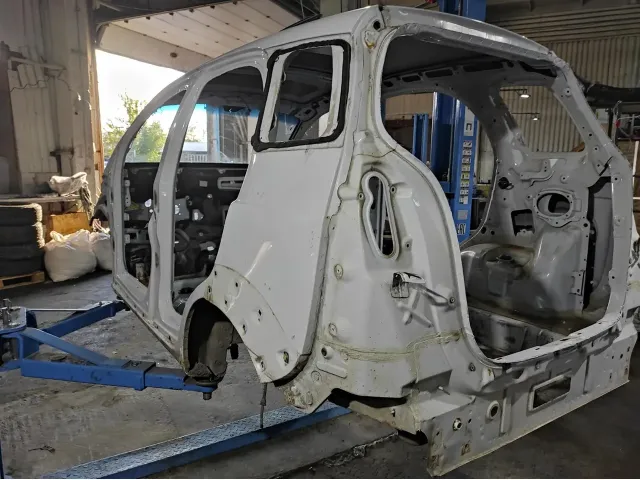 Крыло заднее левое Chery indiS .