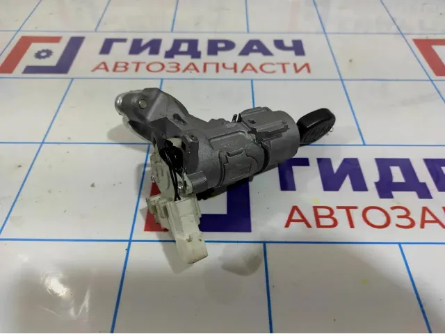Замок зажигания Chery indiS S183704010. С ключом.