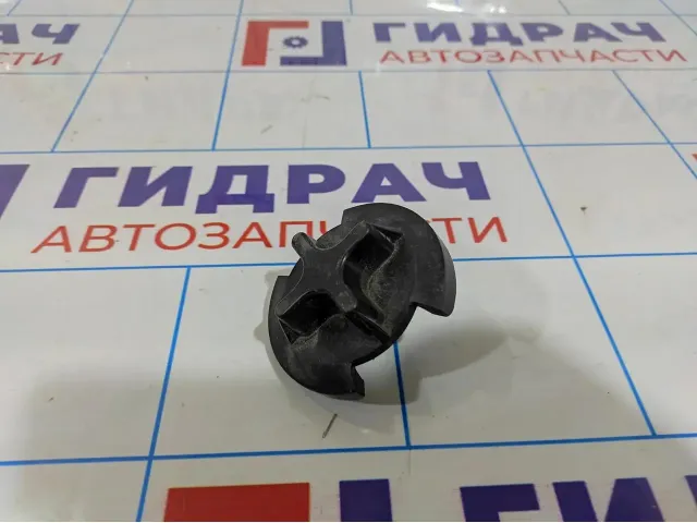 Болт крепления запасного колеса Chery indiS S18D3100113.