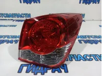 Фонарь задний наружный правый Chevrolet Cruze 95039731.