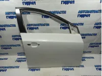 Дверь передняя правая Chevrolet Cruze 95987758. Дефект.
